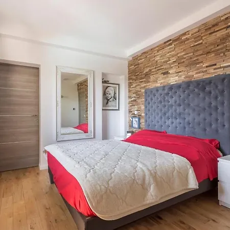 Casa de Férias Splendid With Luxury Services Pool 8 Pers Francheville (Rhone)